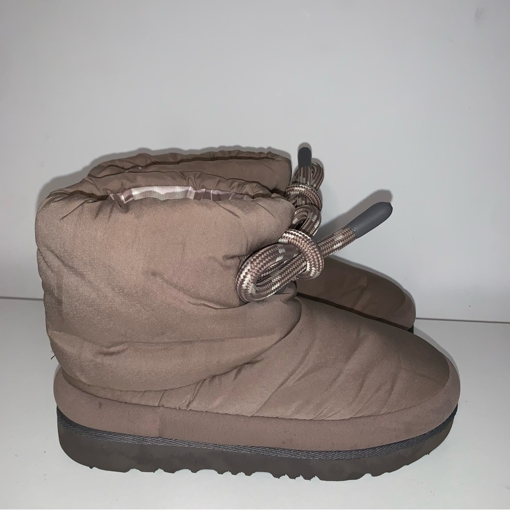 UGG Boots Insulated “Milk Chocolate” Brown Maxi Kids Size 1